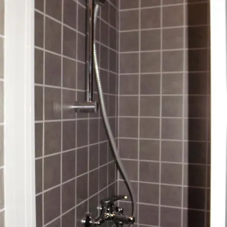 Apartamento 4 *
