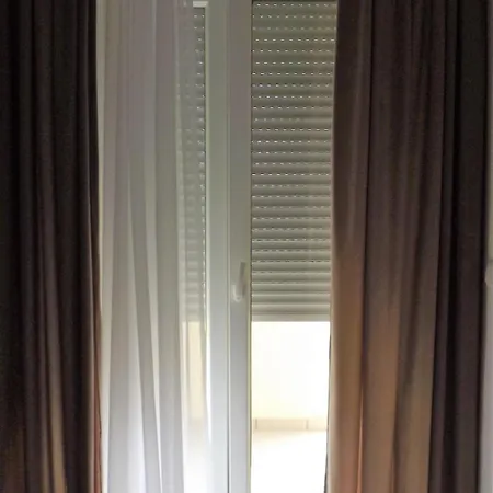 Apartamento 4 *