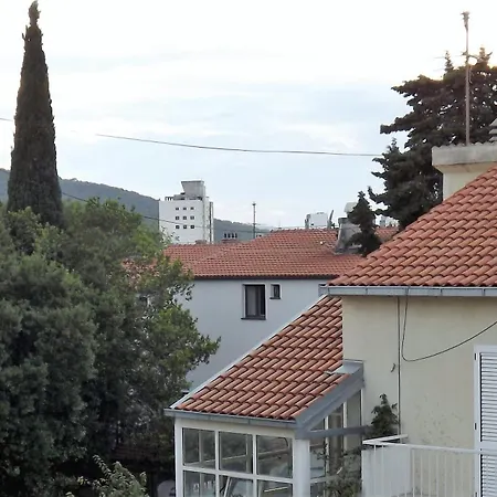 Διαμέρισμα 4